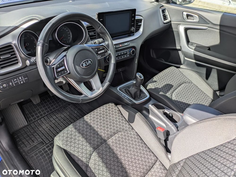 Kia Ceed 1.5 T-GDI M - 20