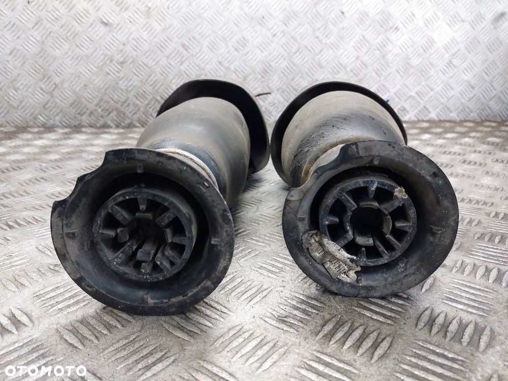 PODUSZKA ZAWIESZENIA TYŁ KOMPLET BMW E60 E61 154966 104930 - 3