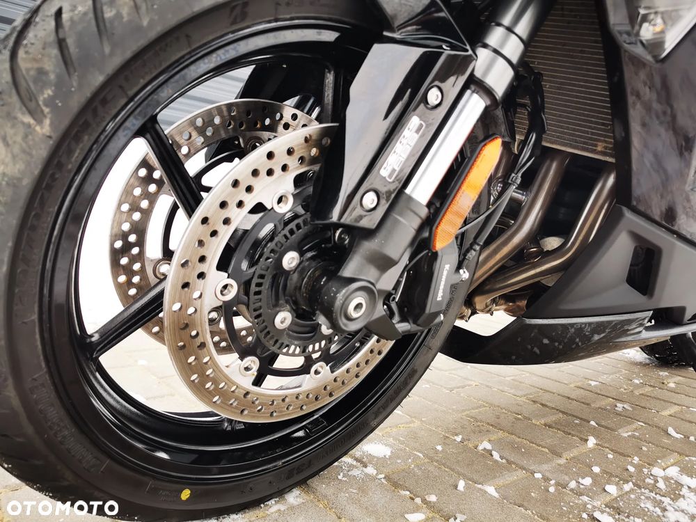 Kawasaki Ninja 1000 SX - 13