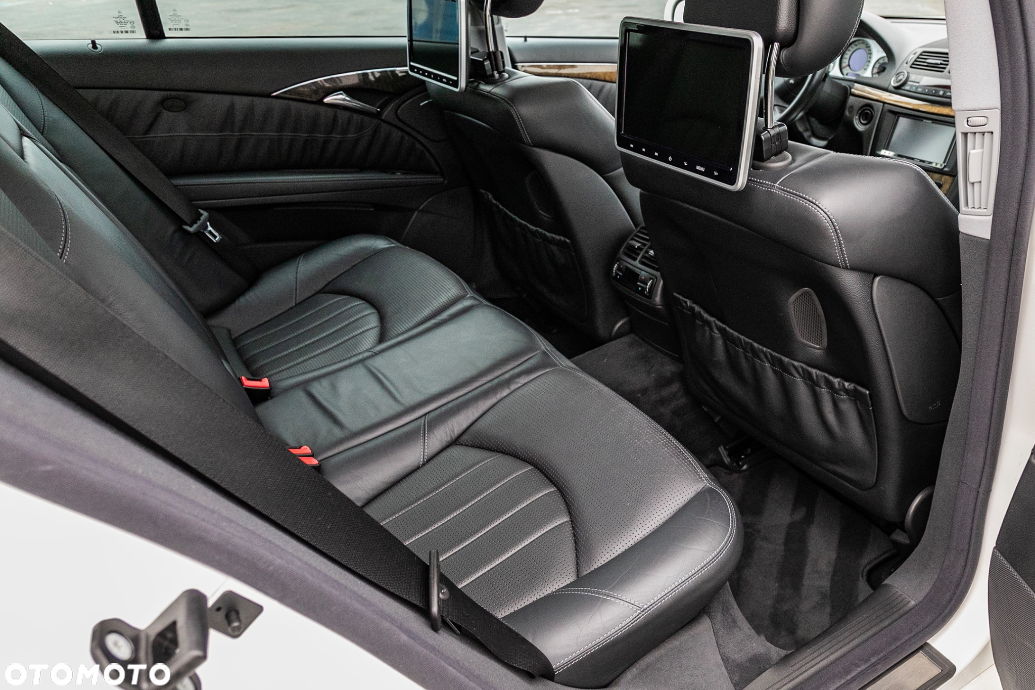 Mercedes-Benz Klasa E 55 AMG - 17