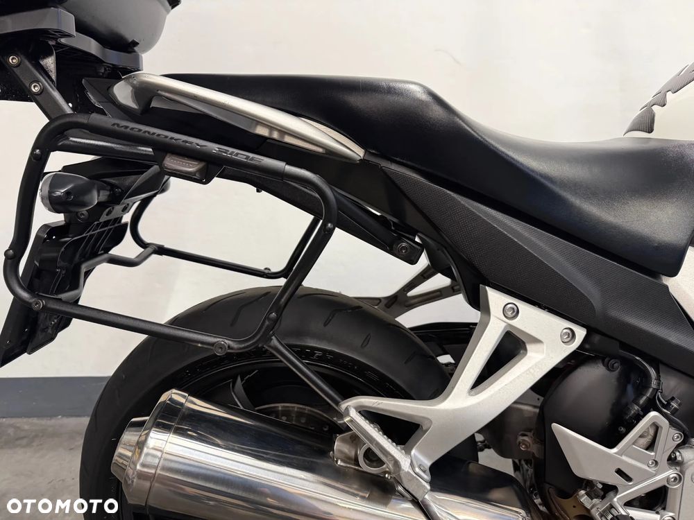 Honda VFR - 35