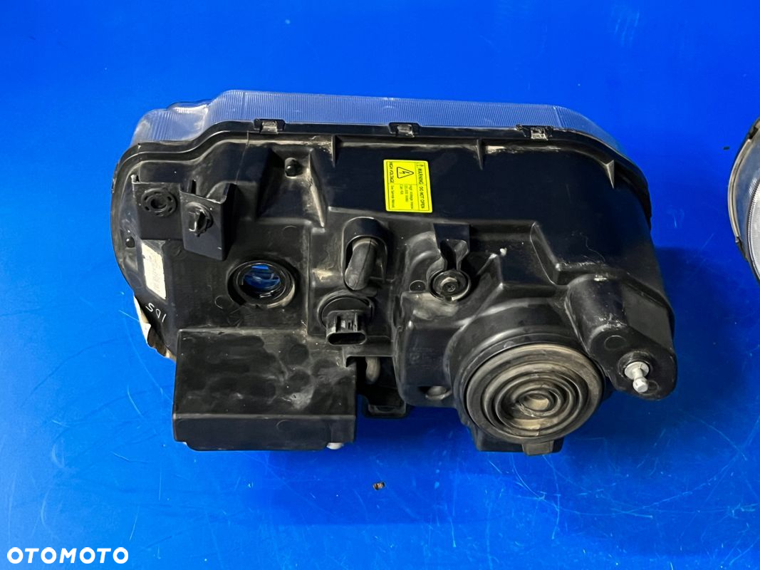 LAMPY BI XENON DODGE CHALLENGER KOMPLETNE BDB - 3