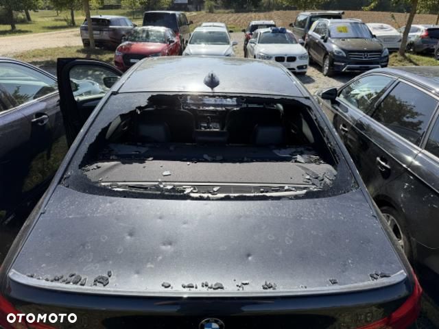 BMW Seria 5 M550i xDrive - 10