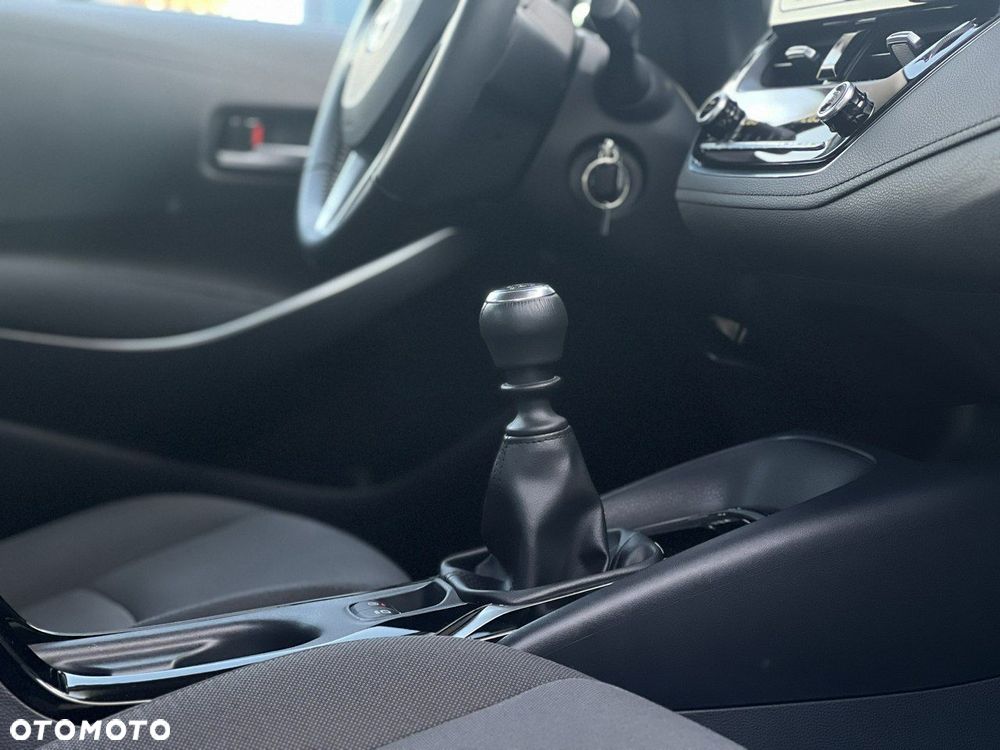 Toyota Corolla 1.6 Comfort - 19