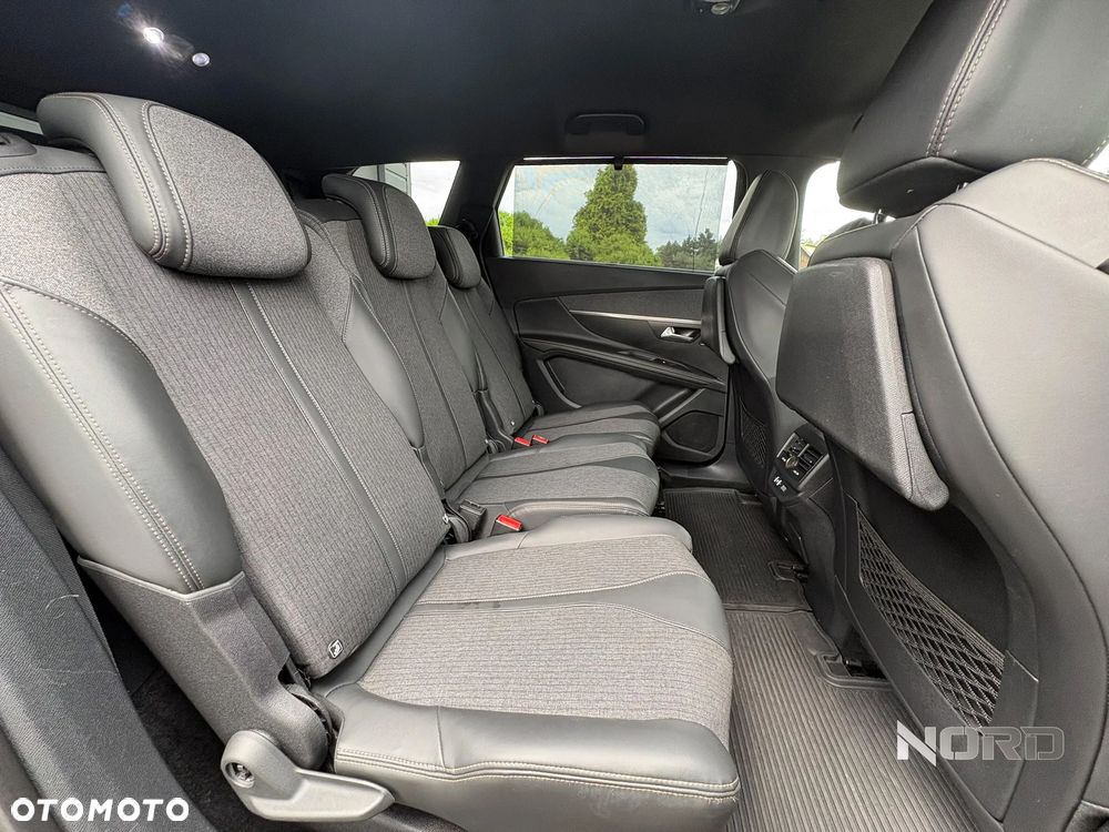Peugeot 5008 THP 165 EAT6 Allure - 17