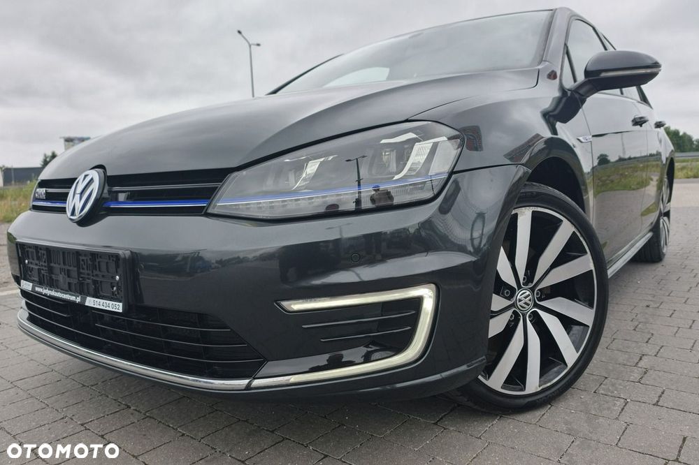 Volkswagen Golf - 2