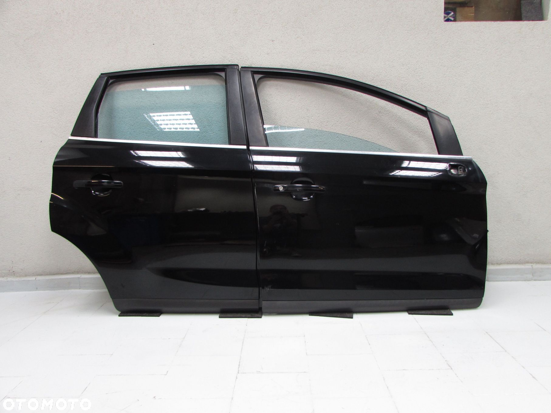 FORD KUGA MK1 08-13 DRZWI TYL PRAWY CZARNY F8 KPL DO ZALOZENIA - 1