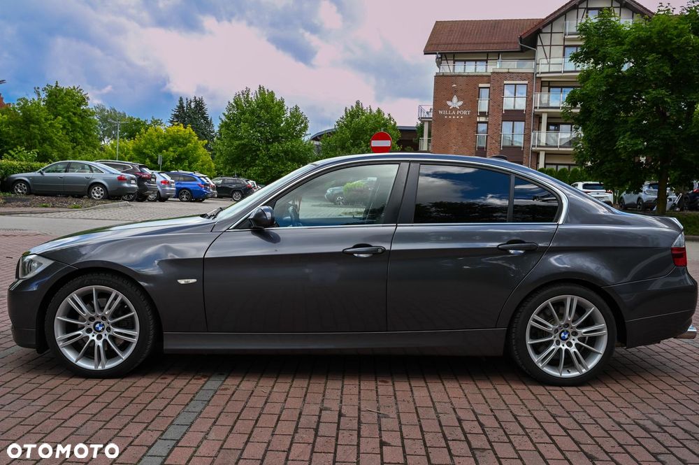 BMW Seria 3 330i - 4
