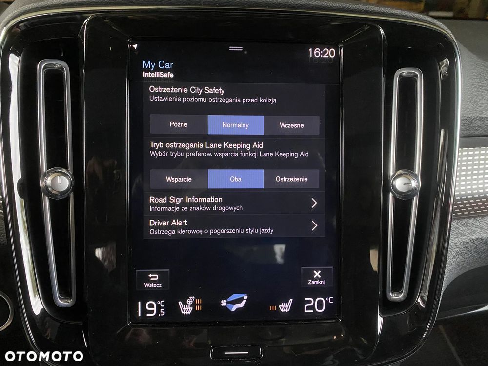 Volvo XC 40 T3 R-Design - 28