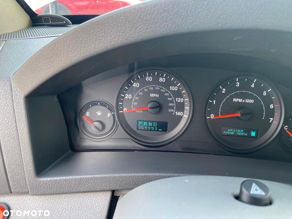 Jeep Grand Cherokee 3.7 V6 - 12