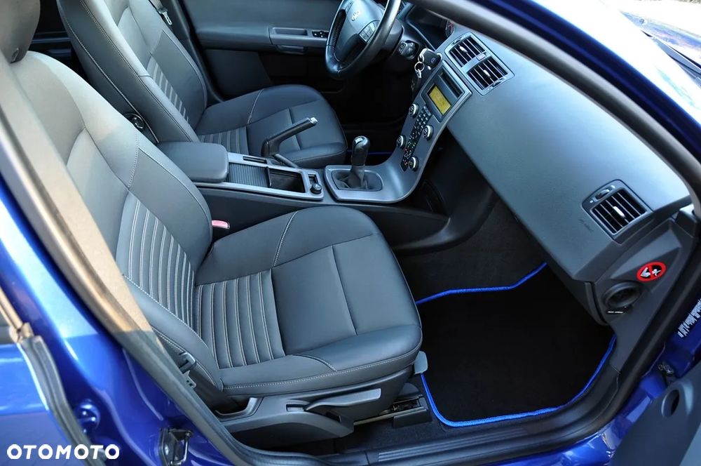 Volvo V50 2.0 Momentum - 11