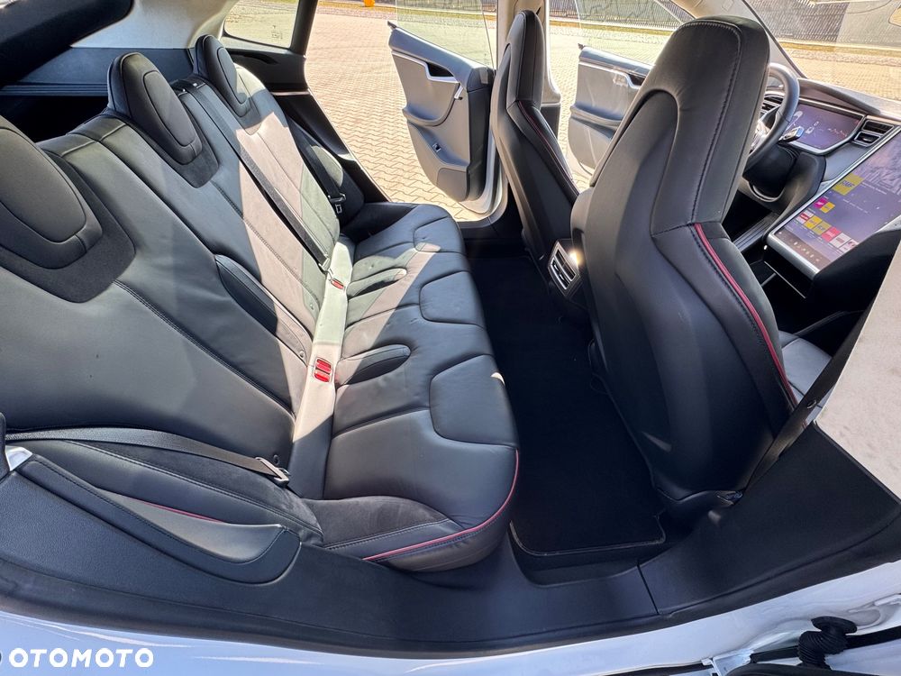 Tesla Model S Performance - 26