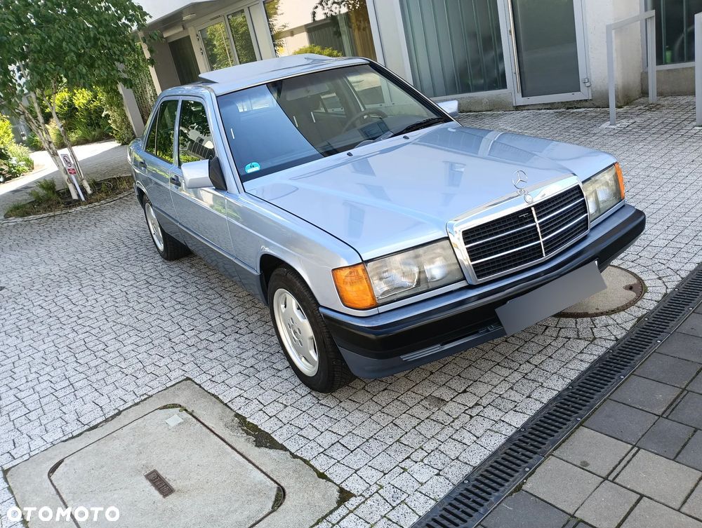 Mercedes-Benz W201 (190) - 2