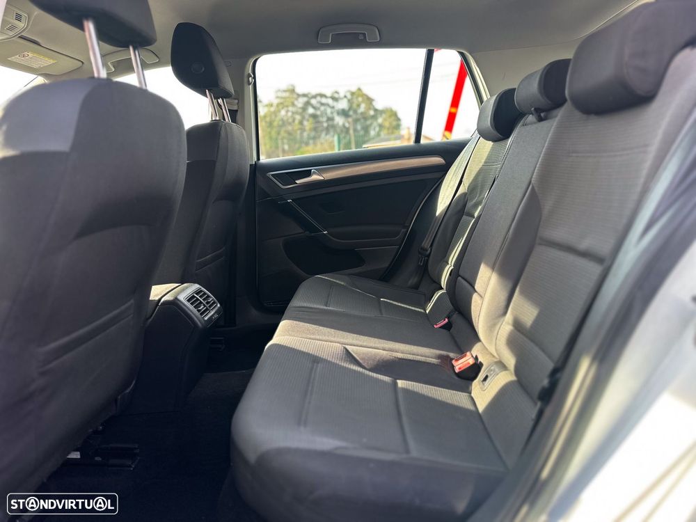 VW Golf 1.6 TDi BlueMotion Confortline - 14