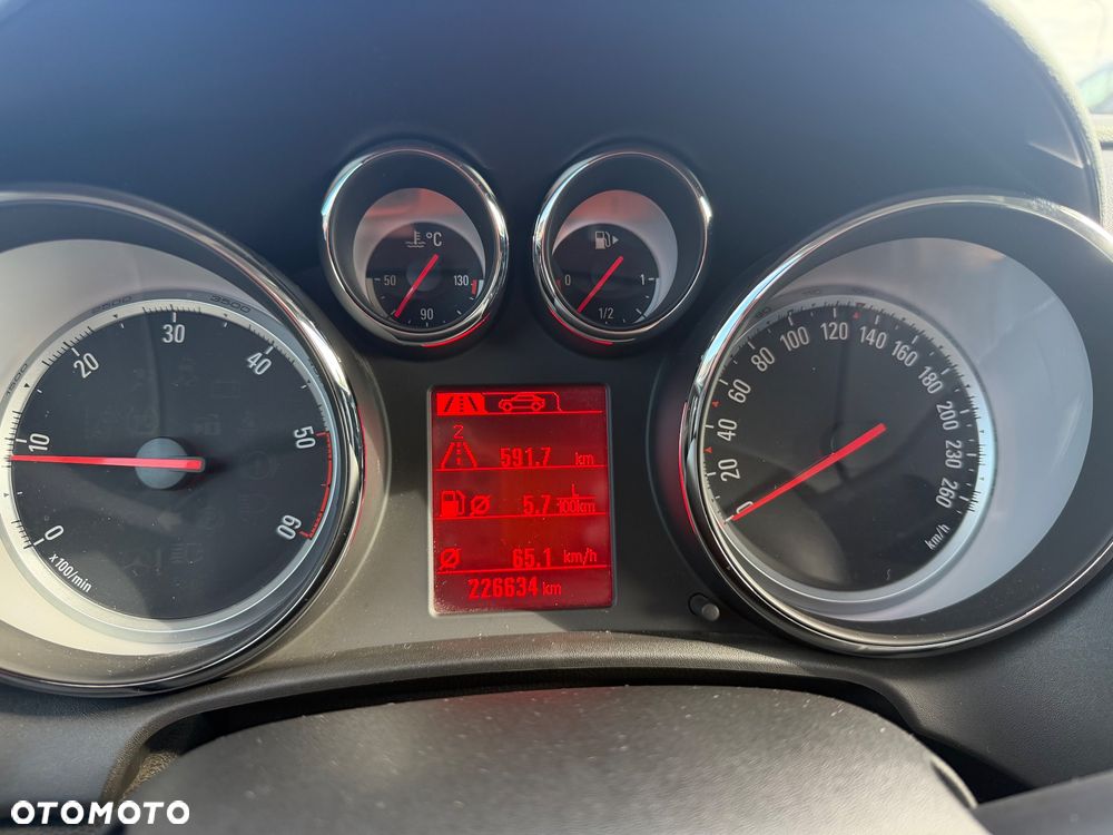 Opel Astra 2.0 CDTI Exklusiv - 15