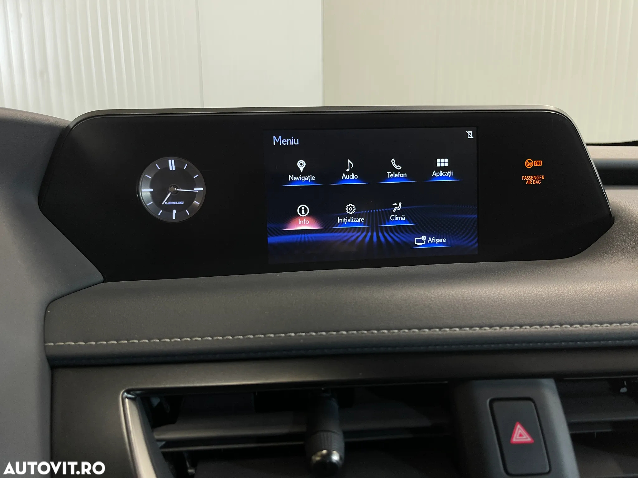 Lexus UX 250h 2.0L HEV 20H- (178 HP) 4X4 CVT Executive - 16