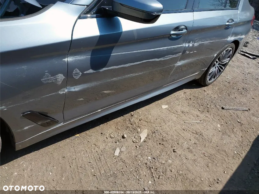 BMW Seria 5 540i xDrive - 10