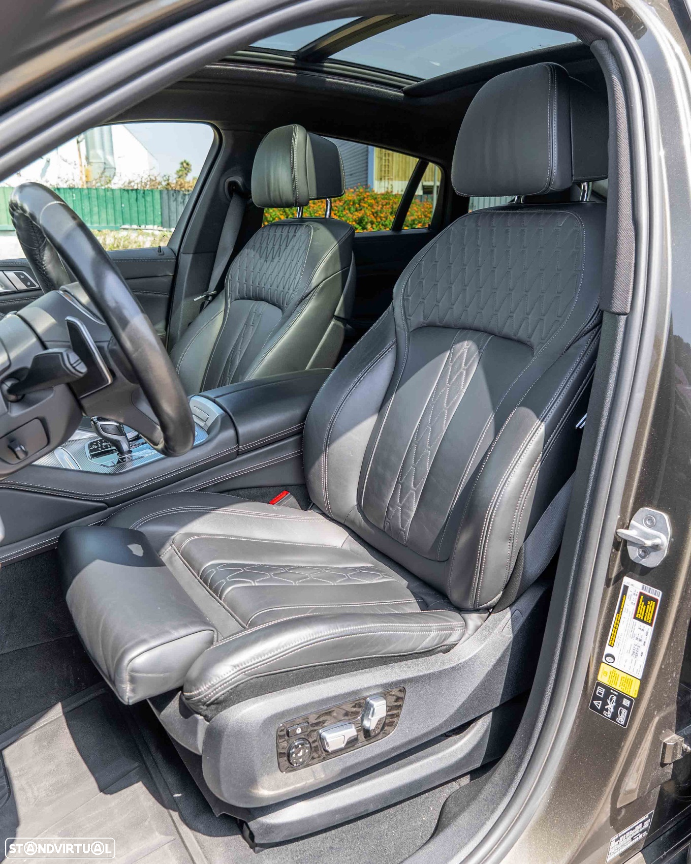 BMW X6 M50i - 21