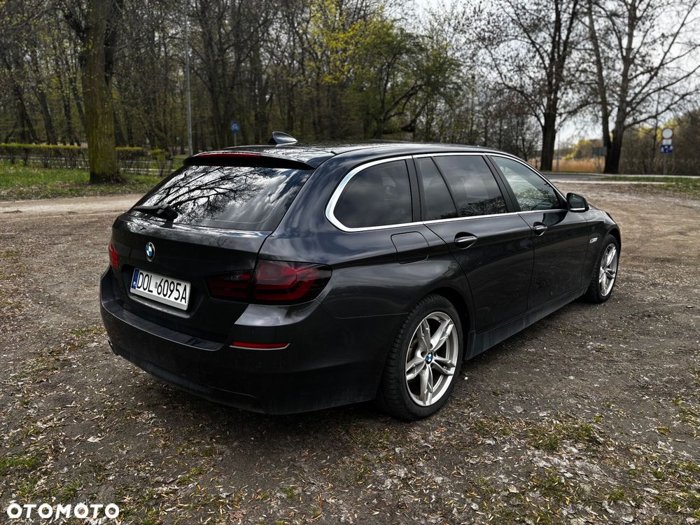 BMW Seria 5 525d xDrive - 7