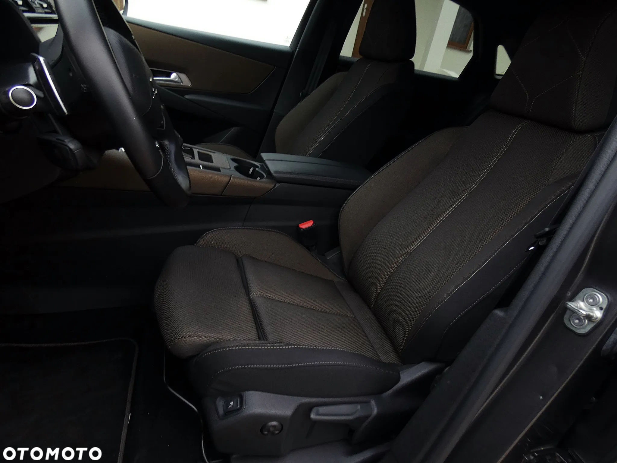 DS Automobiles DS 7 Crossback 2.0 BlueHDi Louvre - 17