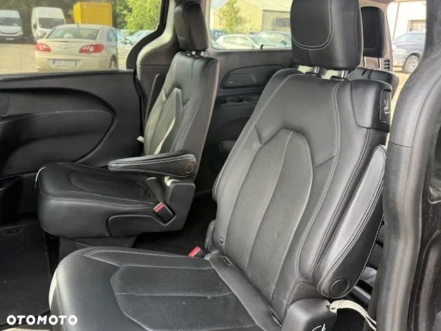 Chrysler Pacifica - 19