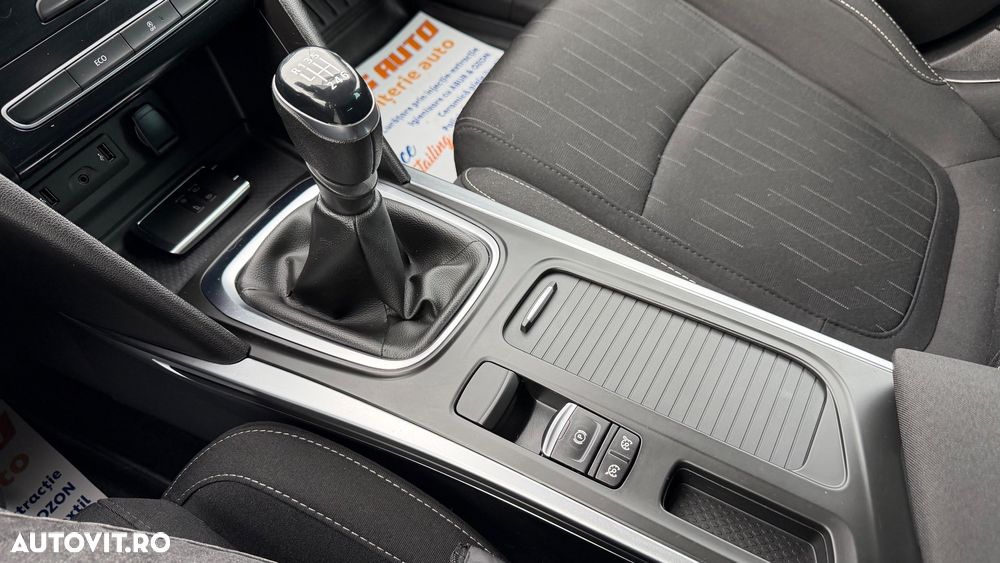 Renault Megane Grandtour TCe 140 GPF LIMITED - 14