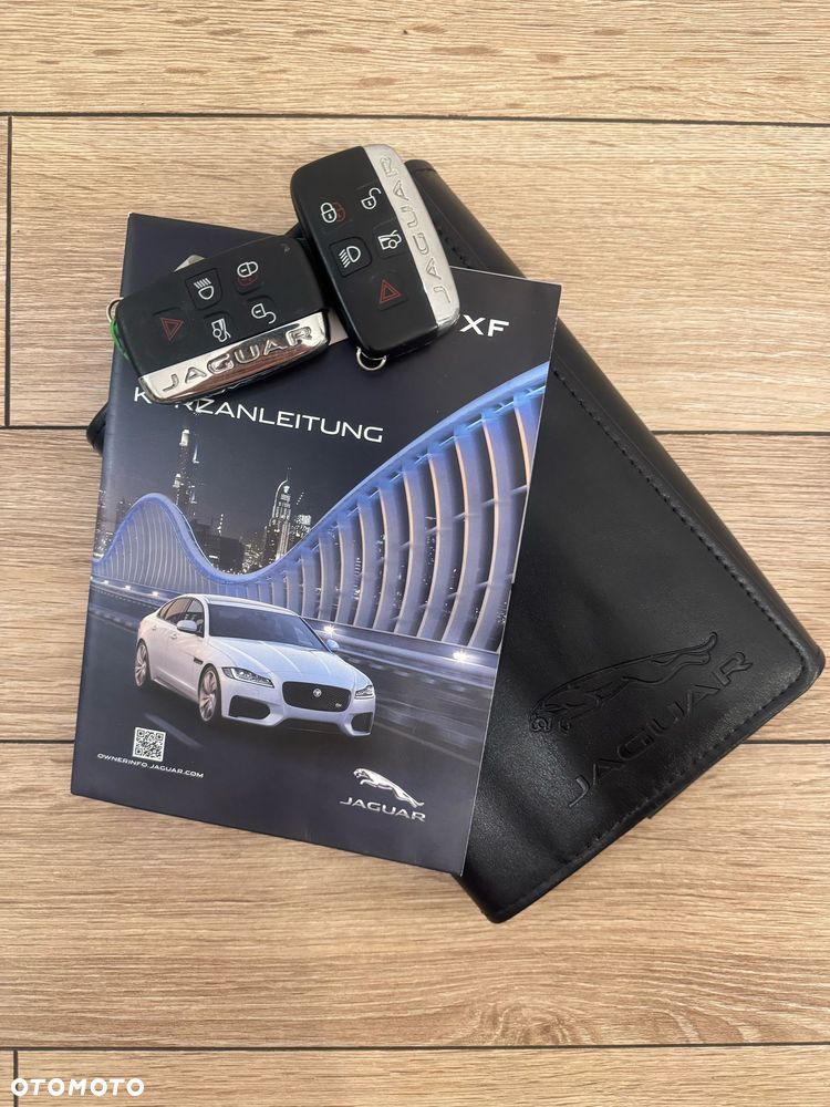 Jaguar XF 2.0 i4D R-Sport - 29