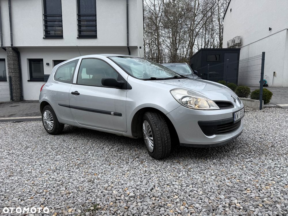 Renault Clio 1.4 16V Privilege - 6