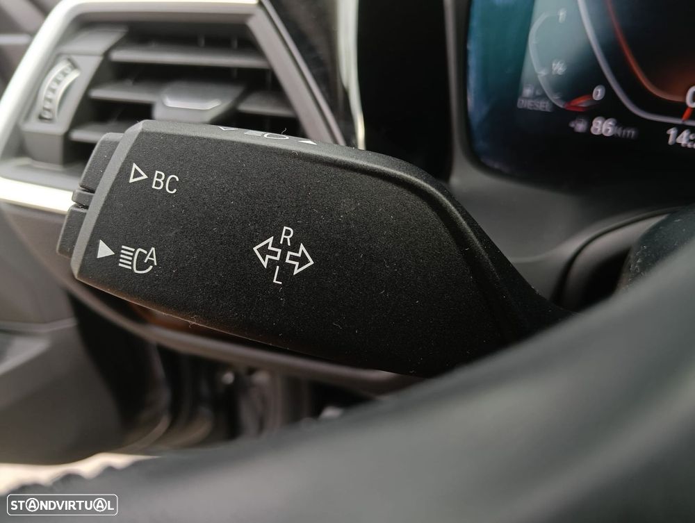 BMW 318 d Touring Auto - 12