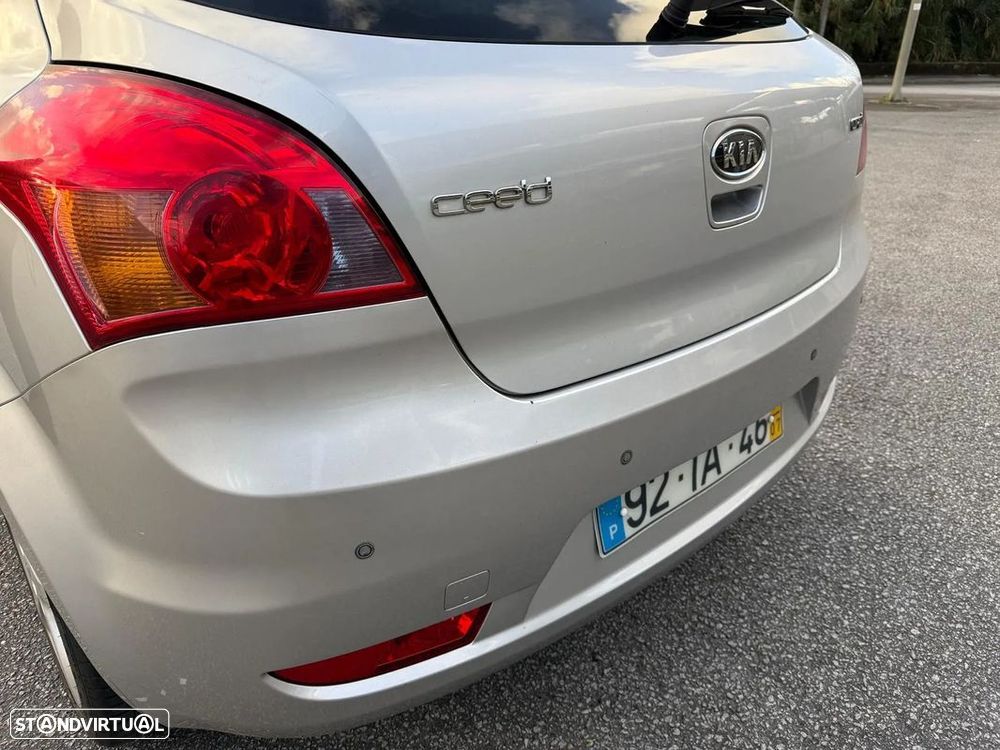 Kia Ceed S Coupé 1.6 CRDi EX - 17