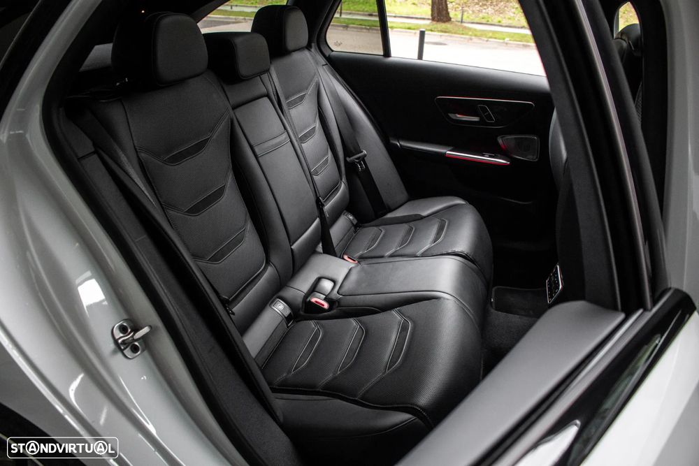 Mercedes-Benz C 63 AMG S E Performance 4Matic - 31