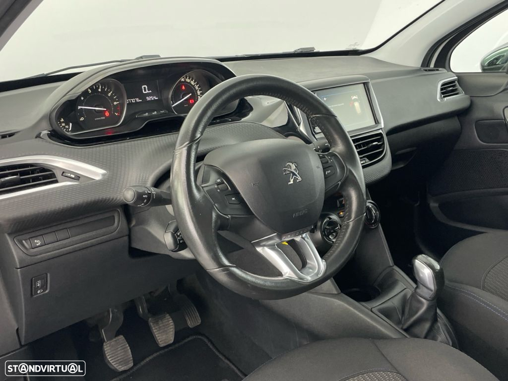 Peugeot 208 1.2 PureTech Style - 17