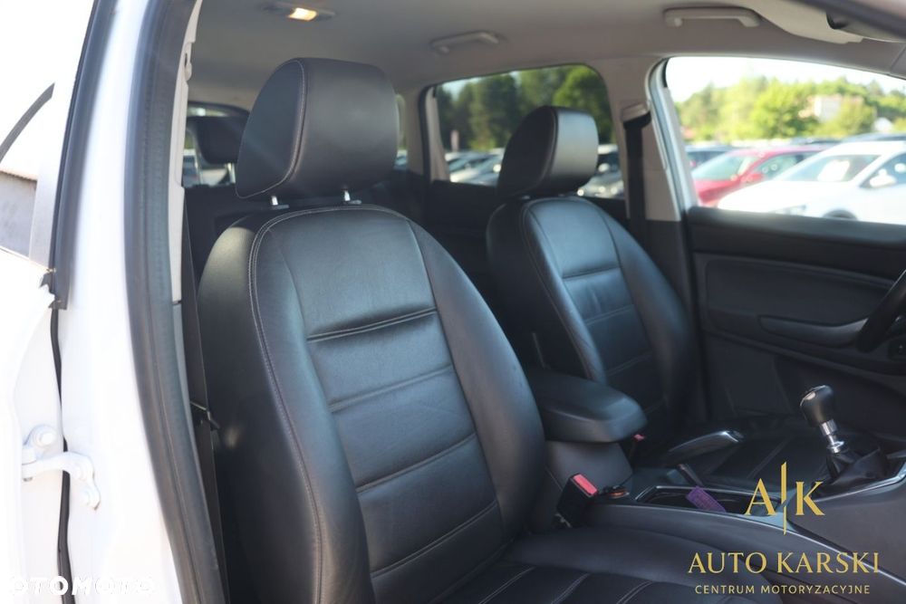 Ford Kuga - 36