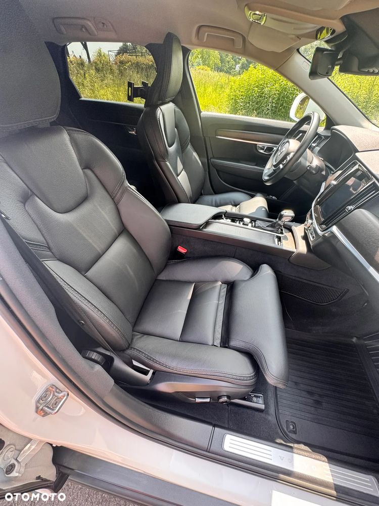Volvo V90 D4 SCR Momentum Pro - 23