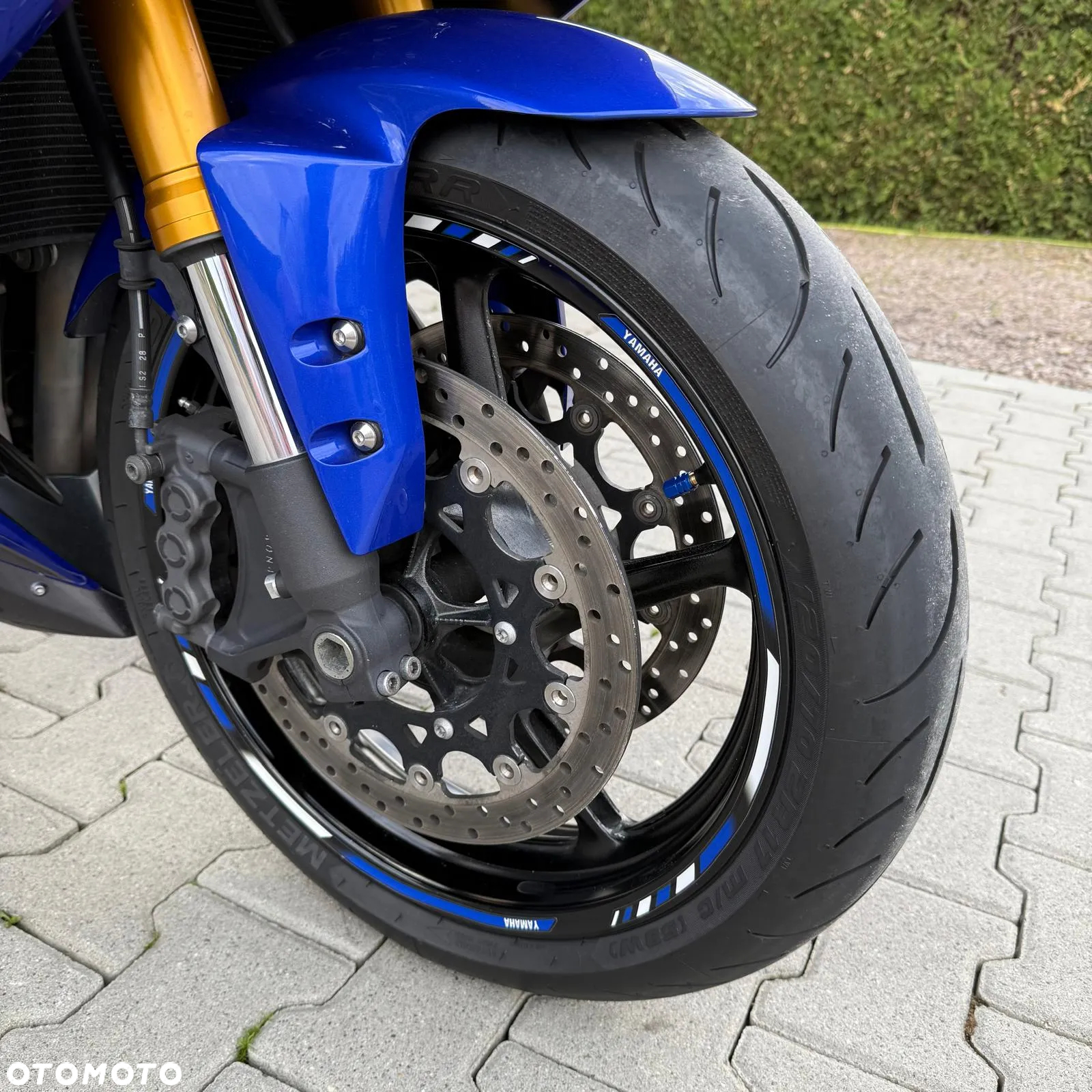 Yamaha R1 - 19