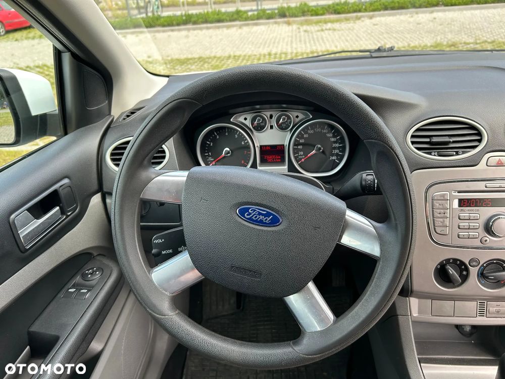 Ford Focus 1.6 Trend - 21