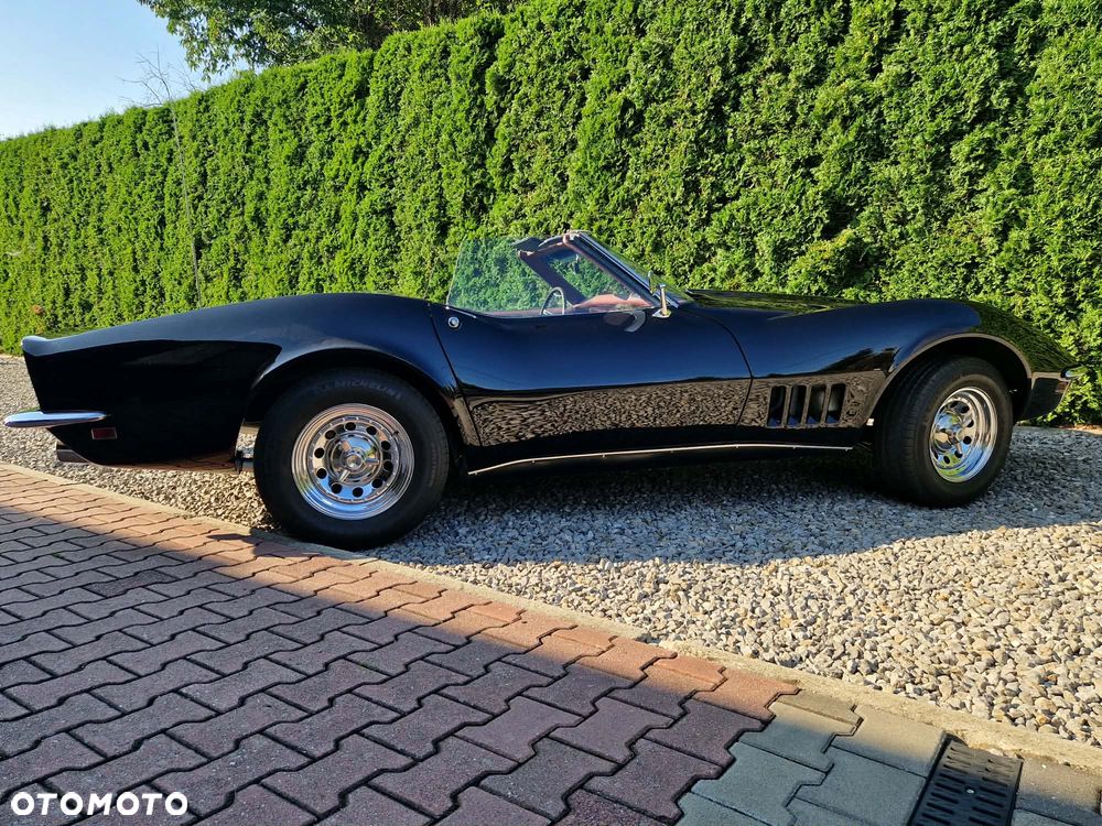 Chevrolet Corvette - 10