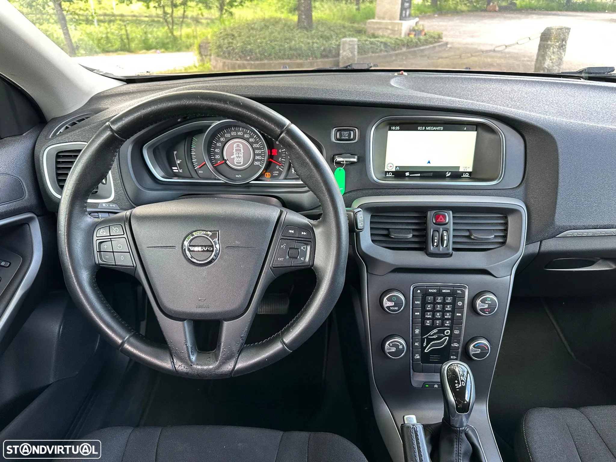 Volvo V40 Cross Country 2.0 D2 Pro Geartronic - 29