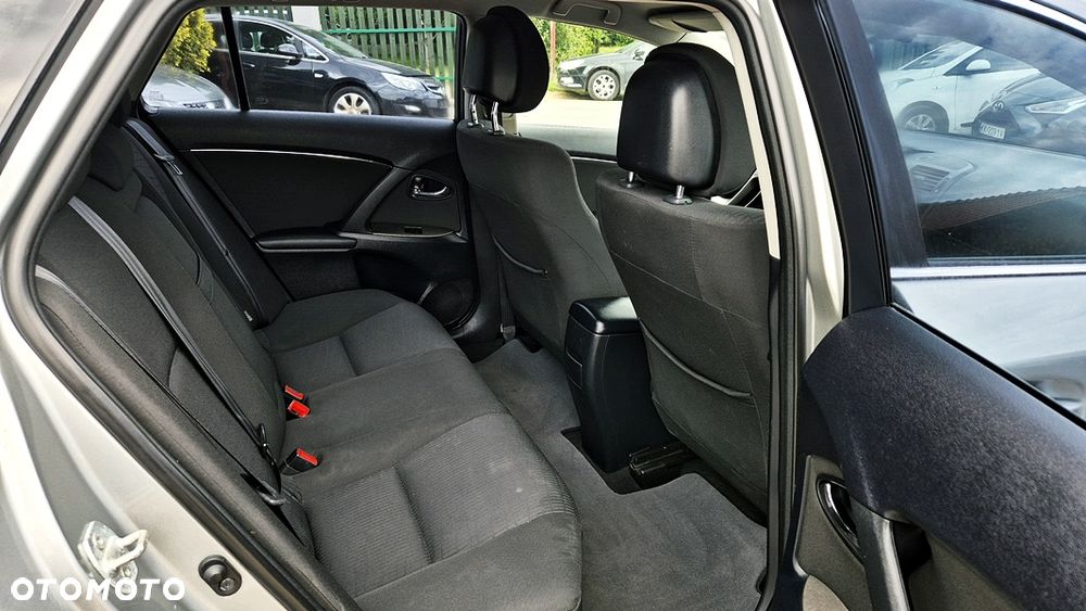 Toyota Avensis 2.0 Sol plus NAVI - 34