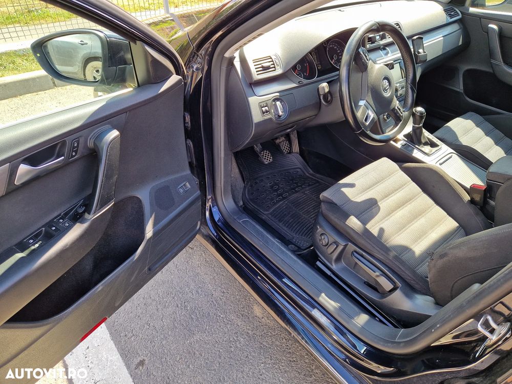 Volkswagen Passat 1.6 TDI BlueMotion Technology Comfortline - 16