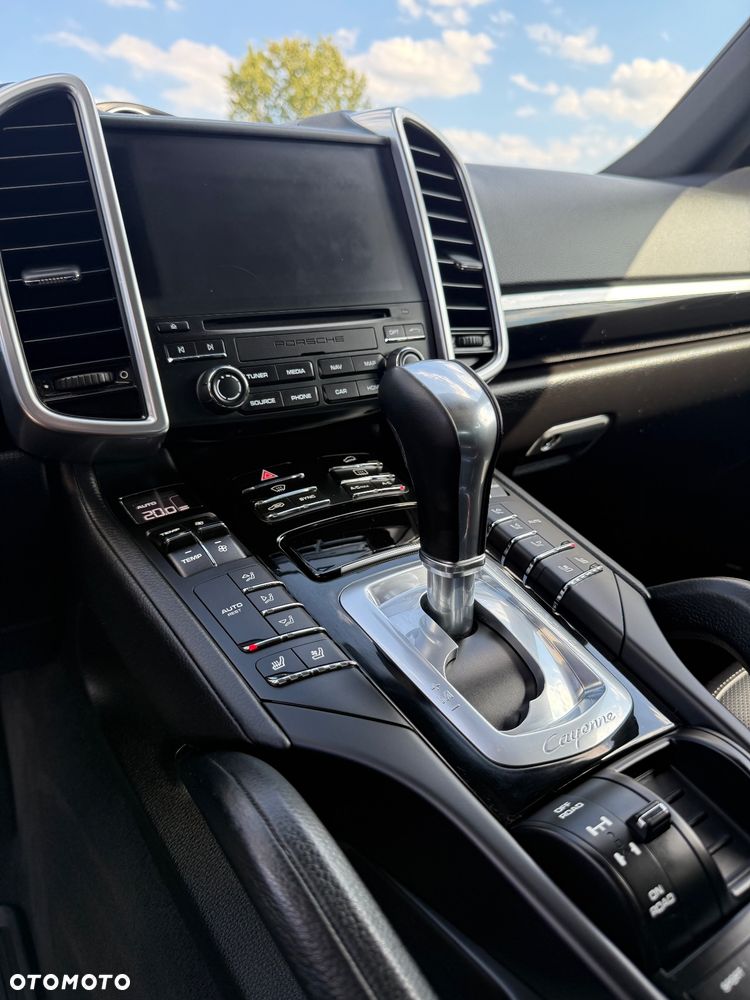 Porsche Cayenne Platinum Edition - 9