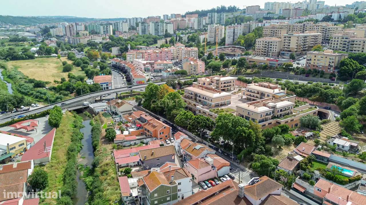 Invista com rendimento imediato em Frielas – Prédio totalmente renovad - Grande imagem: 3/16
