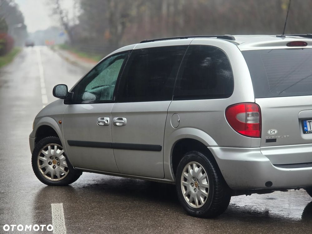Chrysler Voyager 2.4 SE - 37