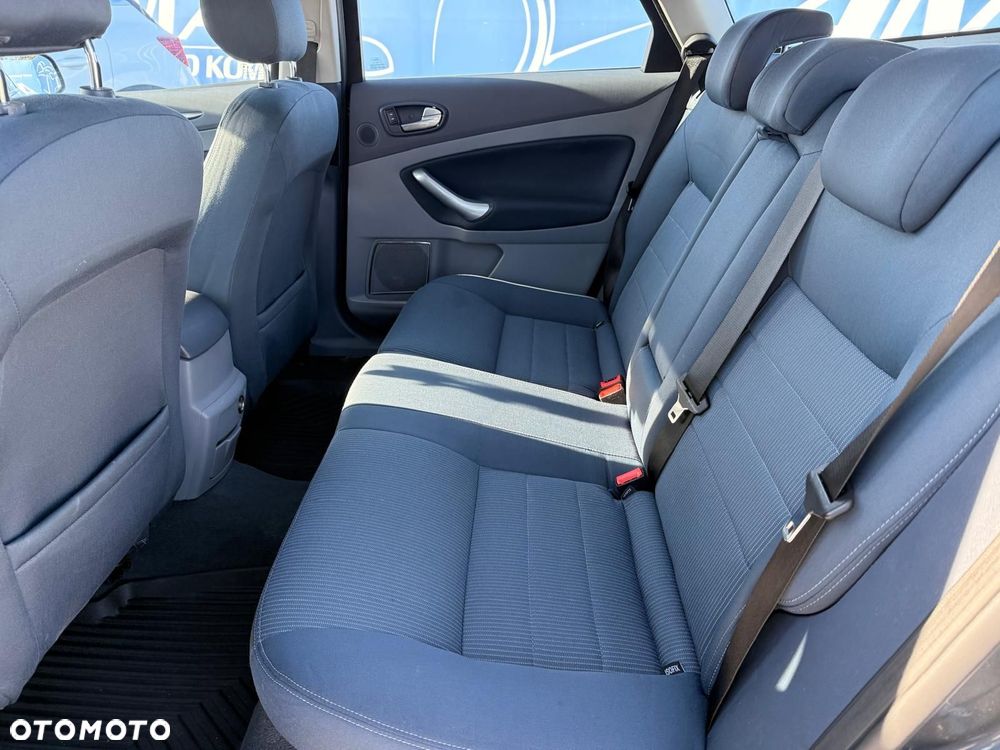 Ford Mondeo 2.0 TDCi Ambiente - 9