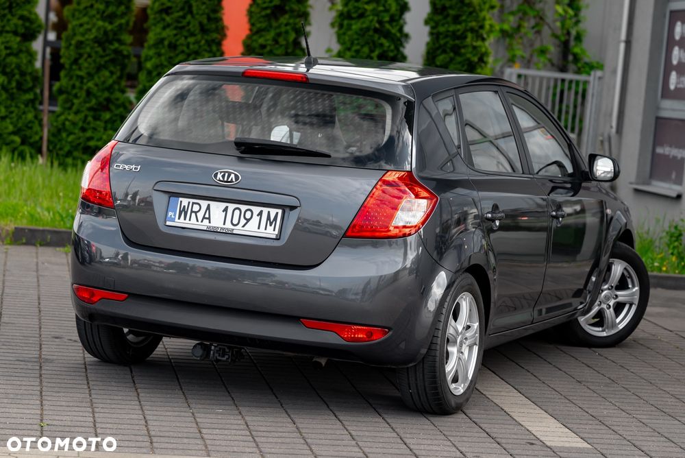 Kia Ceed 1.4 CVVT Spirit - 12