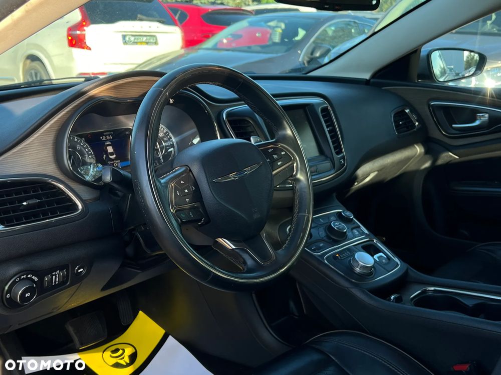 Chrysler 200 - 12