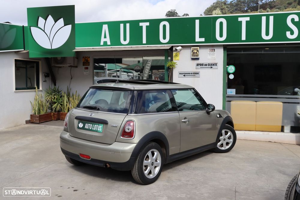 MINI 3 Portas One 1.4 - 7