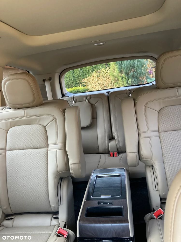 Lincoln Aviator - 11