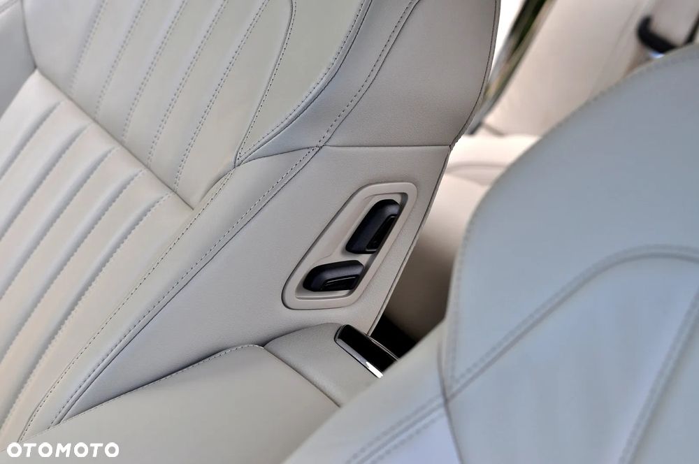 Skoda Superb 2.0 TDI Premium Edition - 21