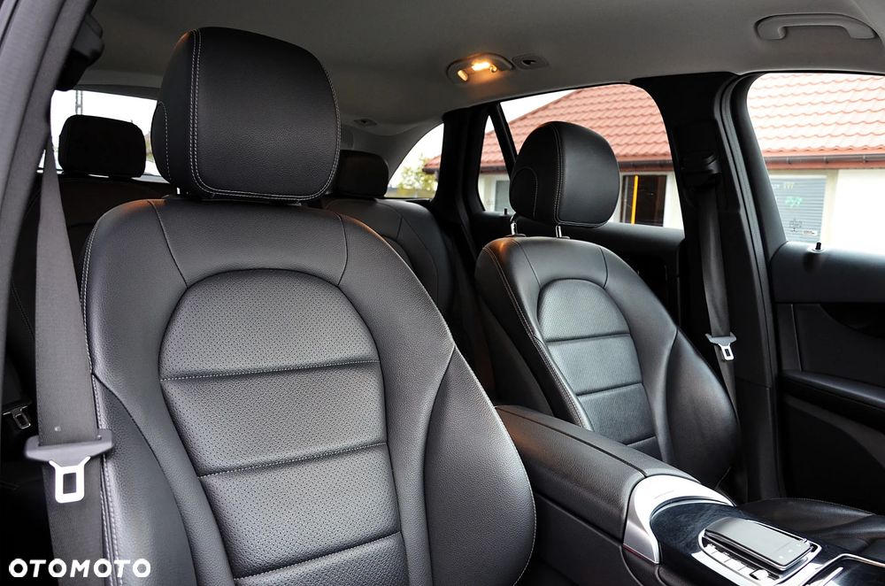 Mercedes-Benz GLC 300 de 4Matic 9G-TRONIC Exclusive - 23